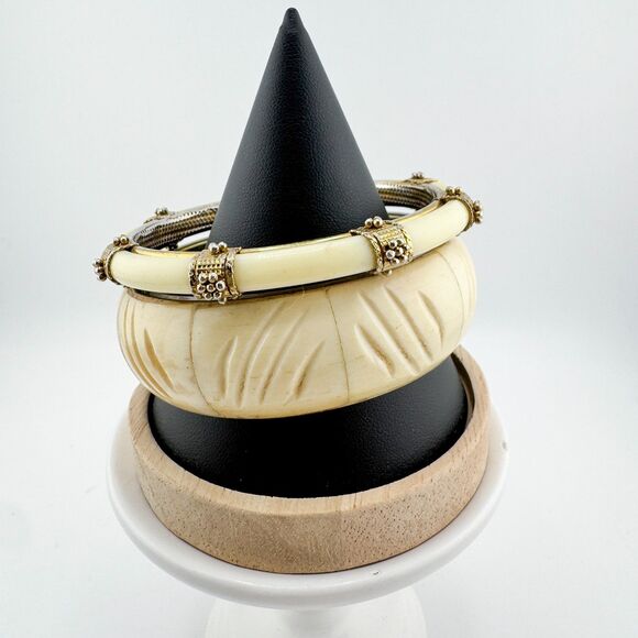 Vintage Cream Bangle Set 2 – Carved Resin & Gold-Tone Boho Bracelet Stack Chunky - Picture 1 of 8